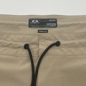 Oakley Boardshorts Men's Size 40W Beige Pockets Beach Summer Swim Drawstrings‎